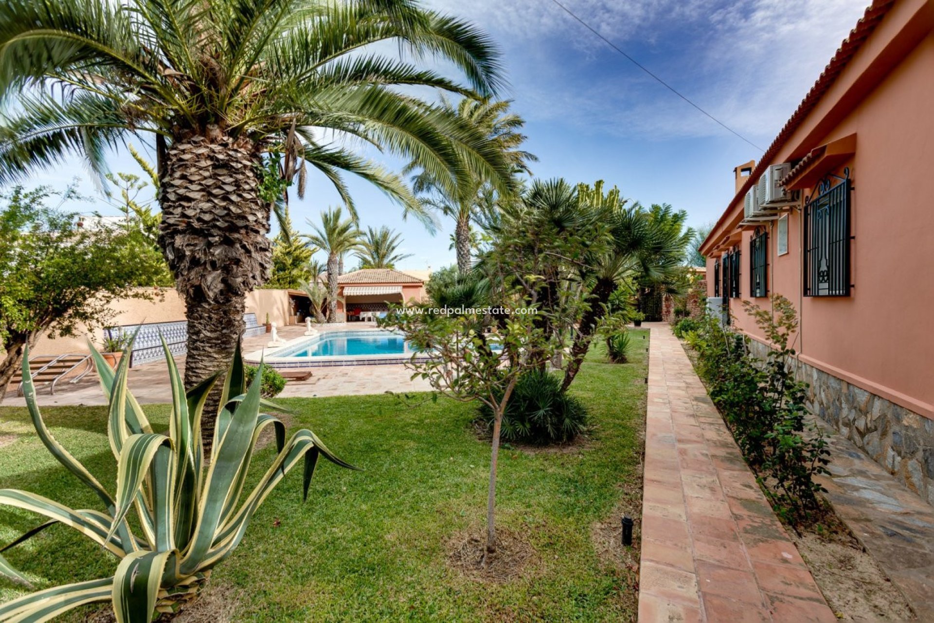 Herverkoop - Villa -
Torrevieja - La Siesta - El Salado -  Torreta