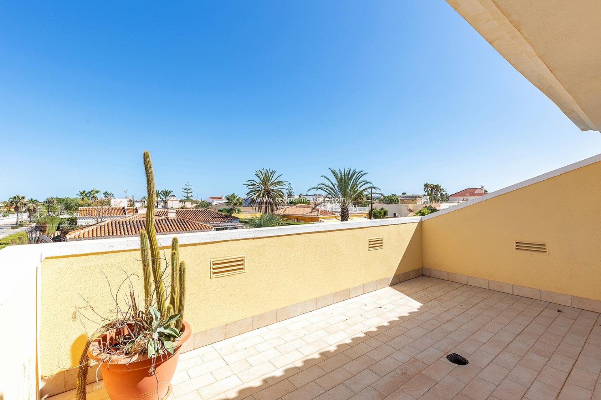 Herverkoop - Villa -
Torrevieja - La Siesta - El Salado -  Torreta