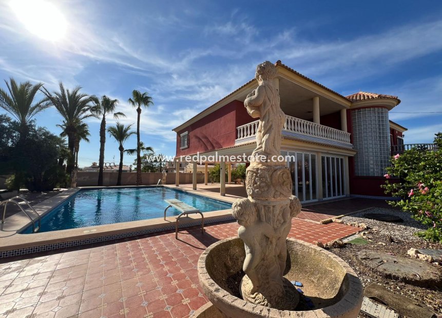 Herverkoop - Villa -
Torrevieja - La Siesta - El Salado -  Torreta