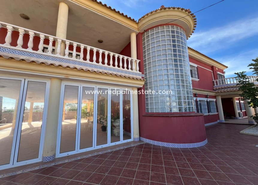 Herverkoop - Villa -
Torrevieja - La Siesta - El Salado -  Torreta