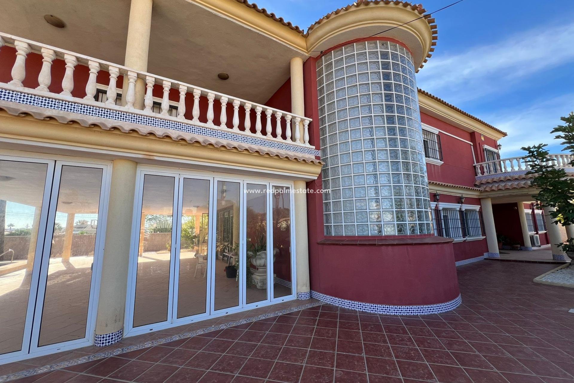 Herverkoop - Villa -
Torrevieja - La Siesta - El Salado -  Torreta