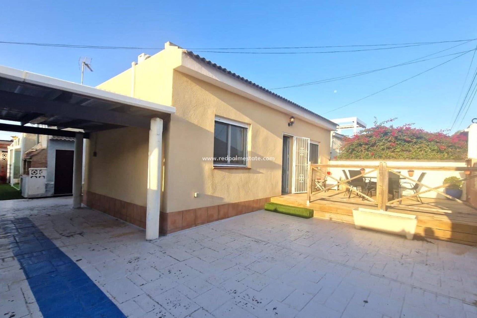 Herverkoop - Villa -
Torrevieja - La Siesta - El Salado -  Torreta