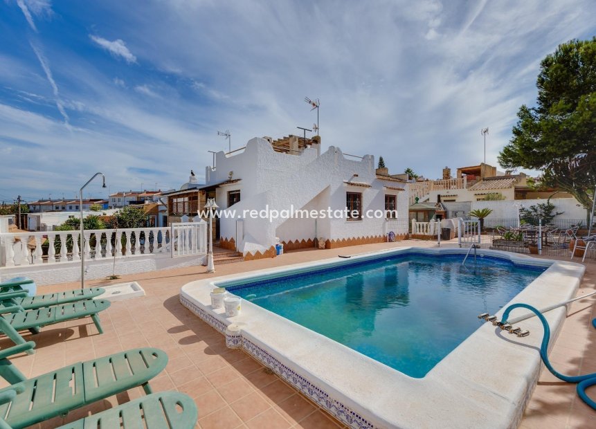 Herverkoop - Villa -
Torrevieja - La Siesta - El Salado - Torreta