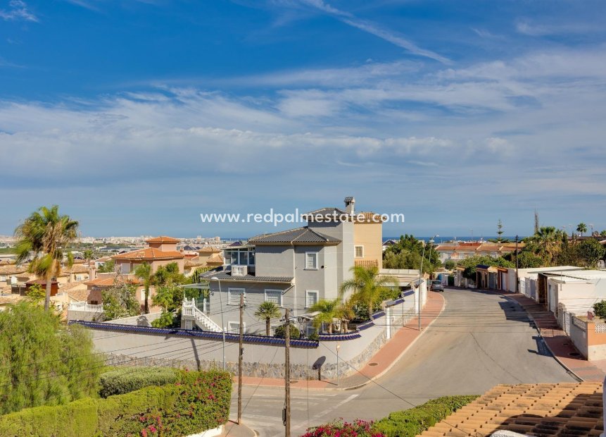 Herverkoop - Villa -
Torrevieja - La Siesta - El Salado - Torreta