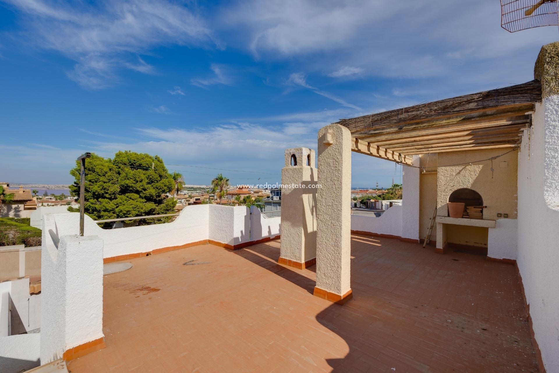 Herverkoop - Villa -
Torrevieja - La Siesta - El Salado - Torreta