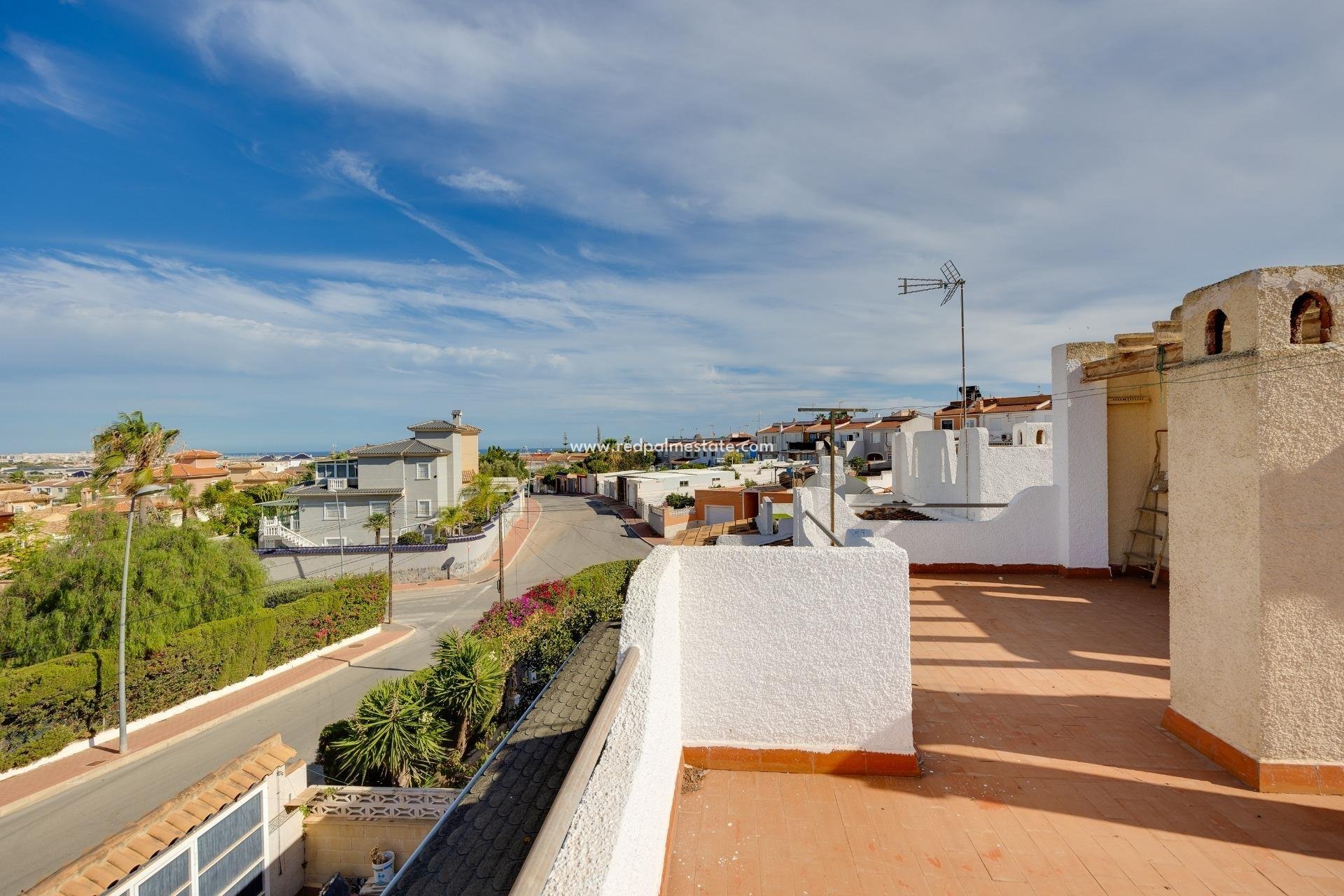 Herverkoop - Villa -
Torrevieja - La Siesta - El Salado - Torreta