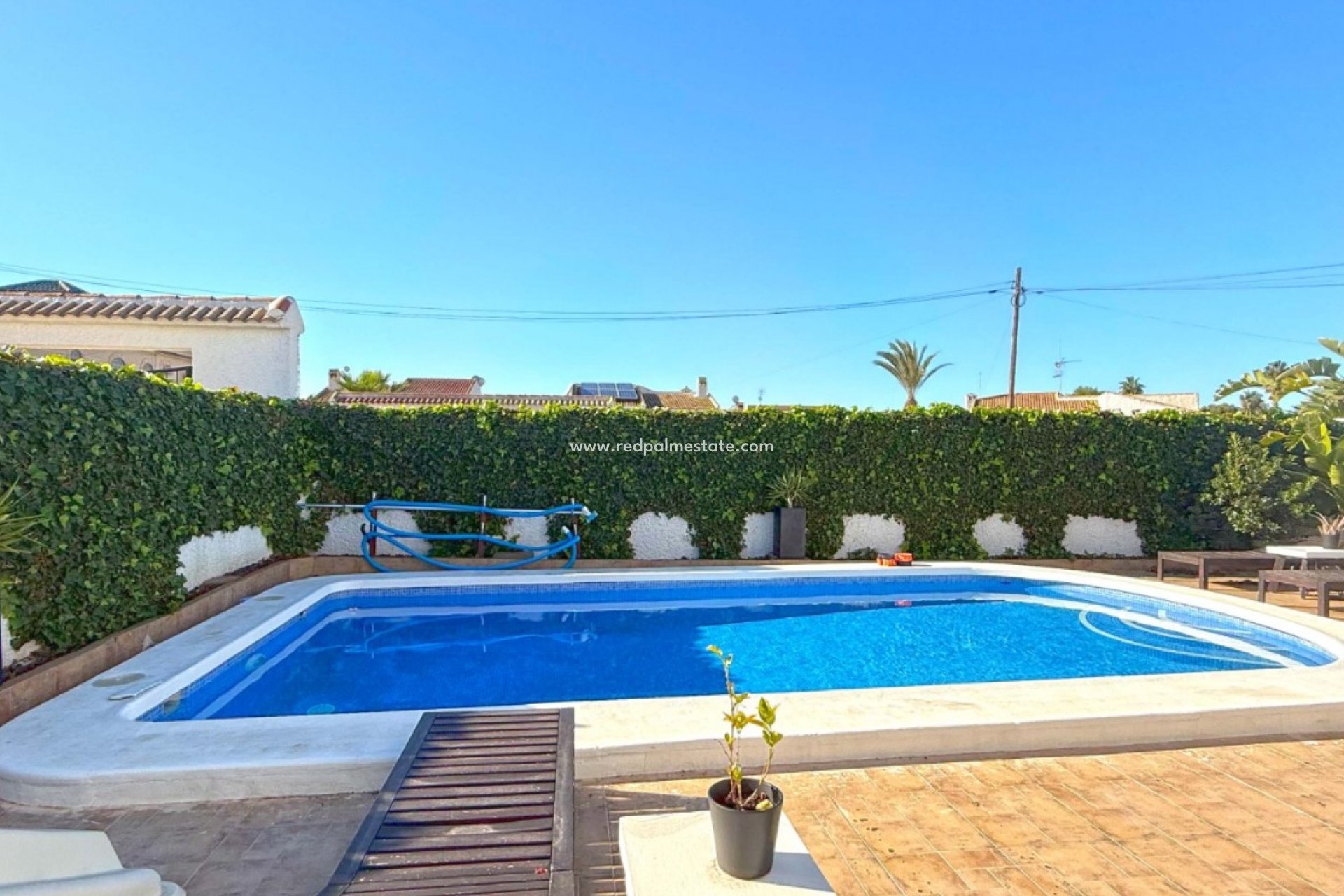 Herverkoop - Villa -
Torrevieja - La Siesta - El Salado -  Torreta