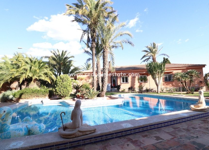 Herverkoop - Villa -
Torrevieja - La Siesta - El Salado -  Torreta