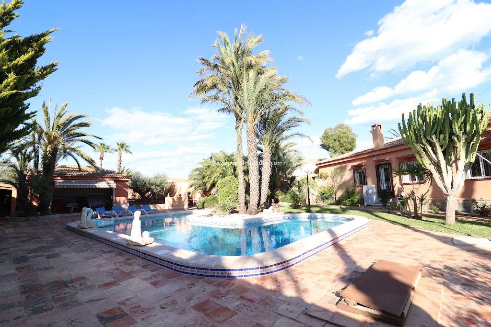 Herverkoop - Villa -
Torrevieja - La Siesta - El Salado -  Torreta