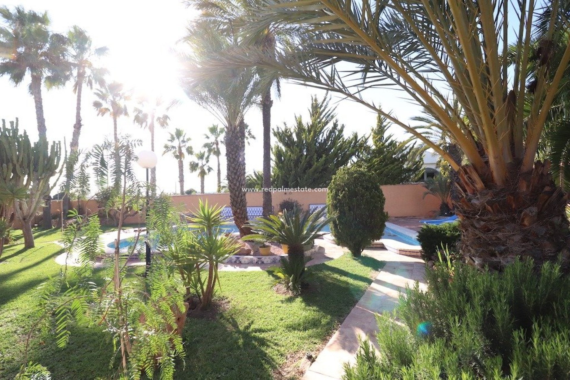 Herverkoop - Villa -
Torrevieja - La Siesta - El Salado -  Torreta