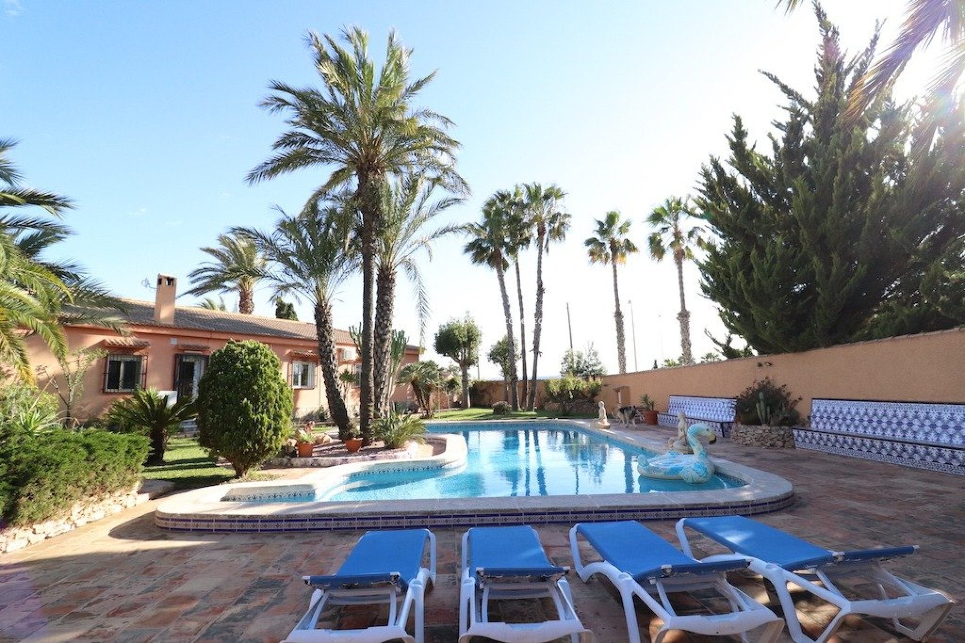 Herverkoop - Villa -
Torrevieja - La Siesta - El Salado -  Torreta