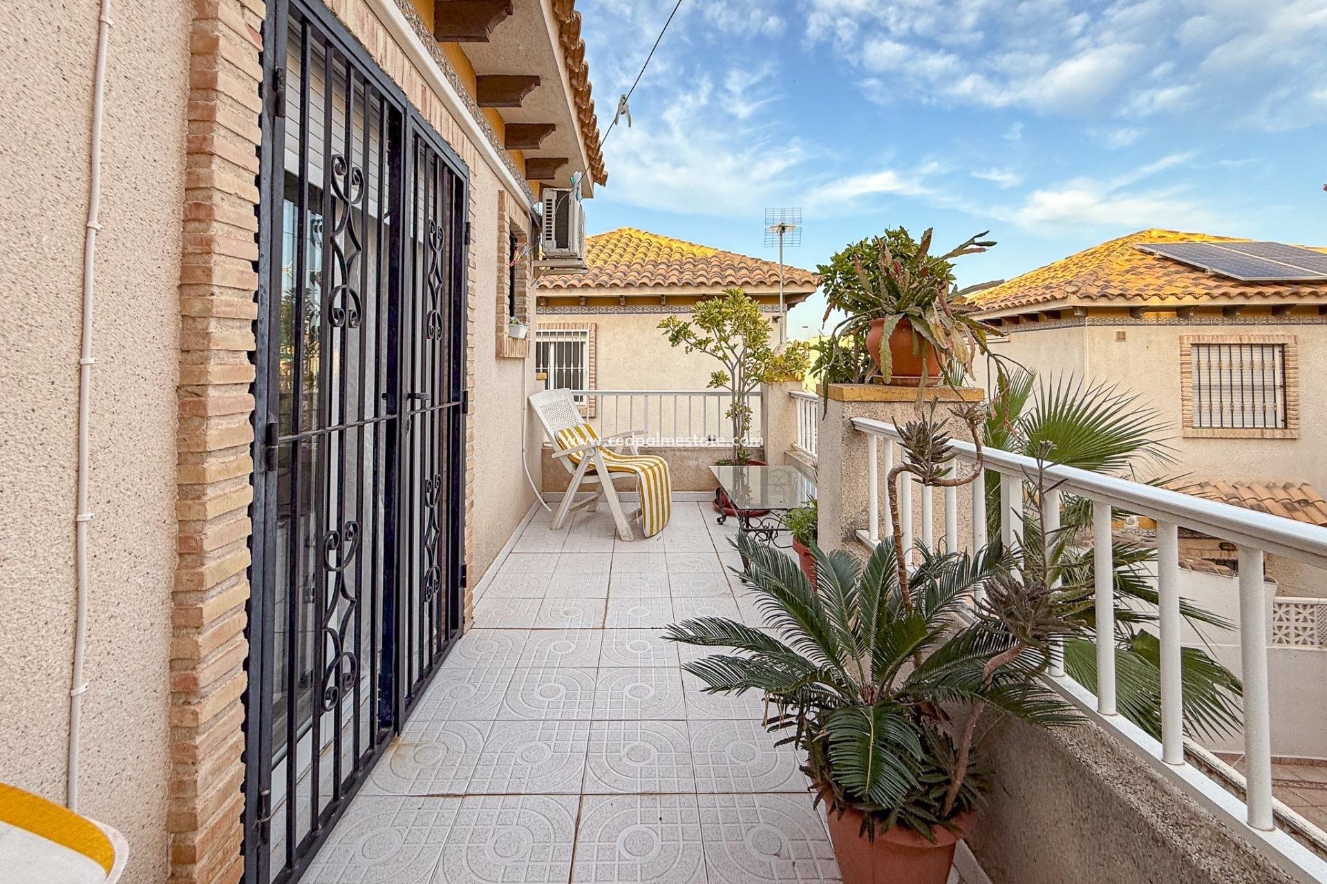 Herverkoop - Villa -
Torrevieja - Las calas