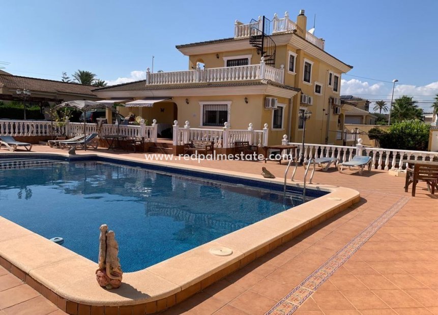 Herverkoop - Villa -
Torrevieja - Los altos