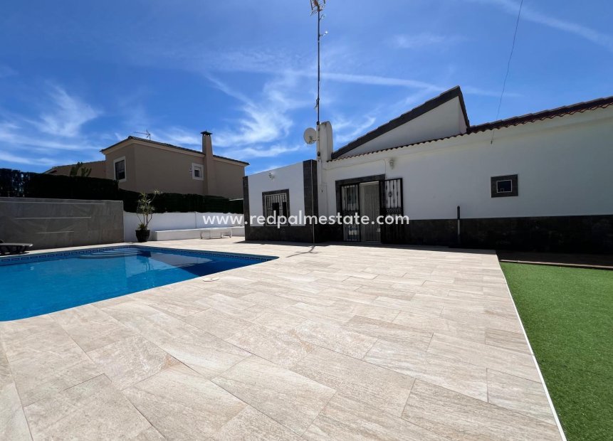 Herverkoop - Villa -
Torrevieja - Los Balcones