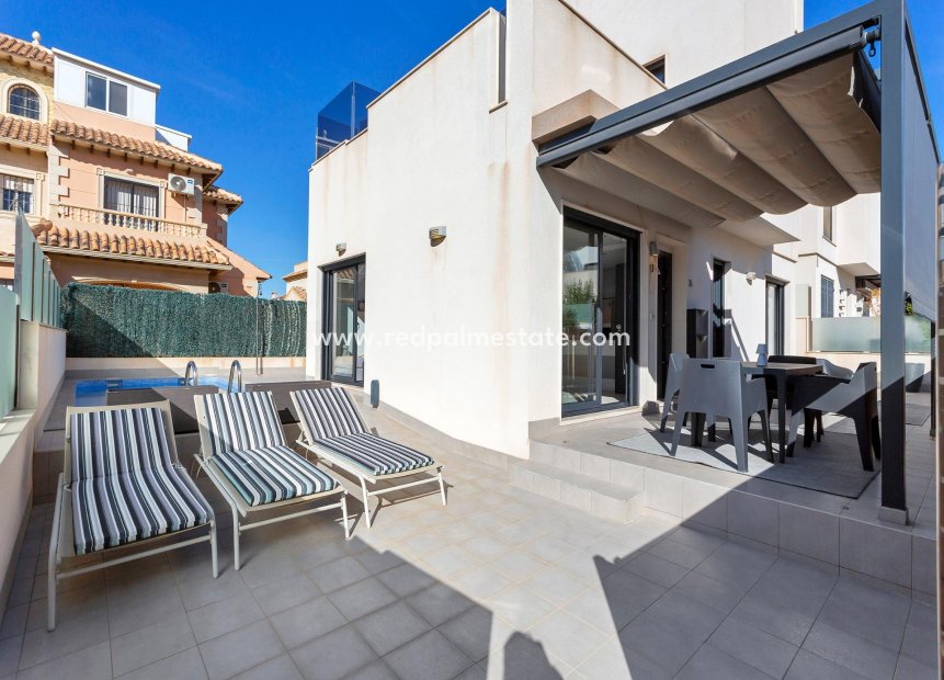 Herverkoop - Villa -
Torrevieja - Nueva Torrevieja - Aguas Nuevas