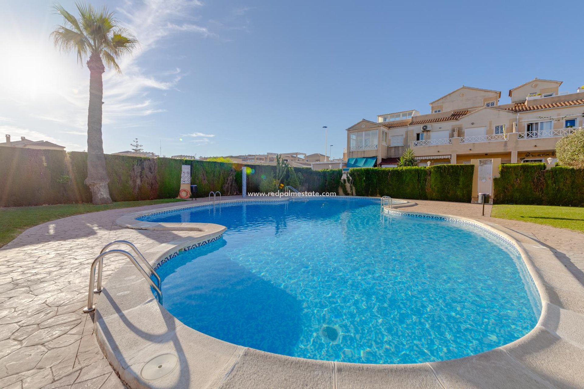 Herverkoop - Villa -
Torrevieja - Pueblo - Centro