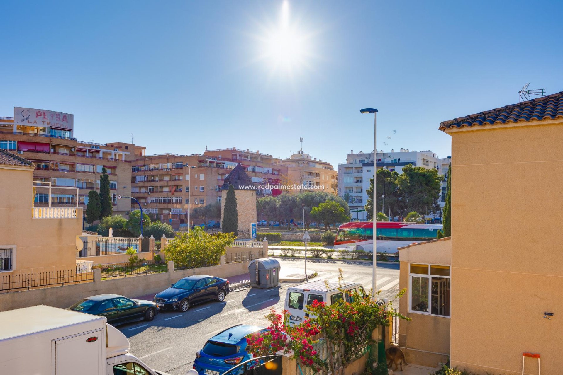 Herverkoop - Villa -
Torrevieja - Pueblo - Centro