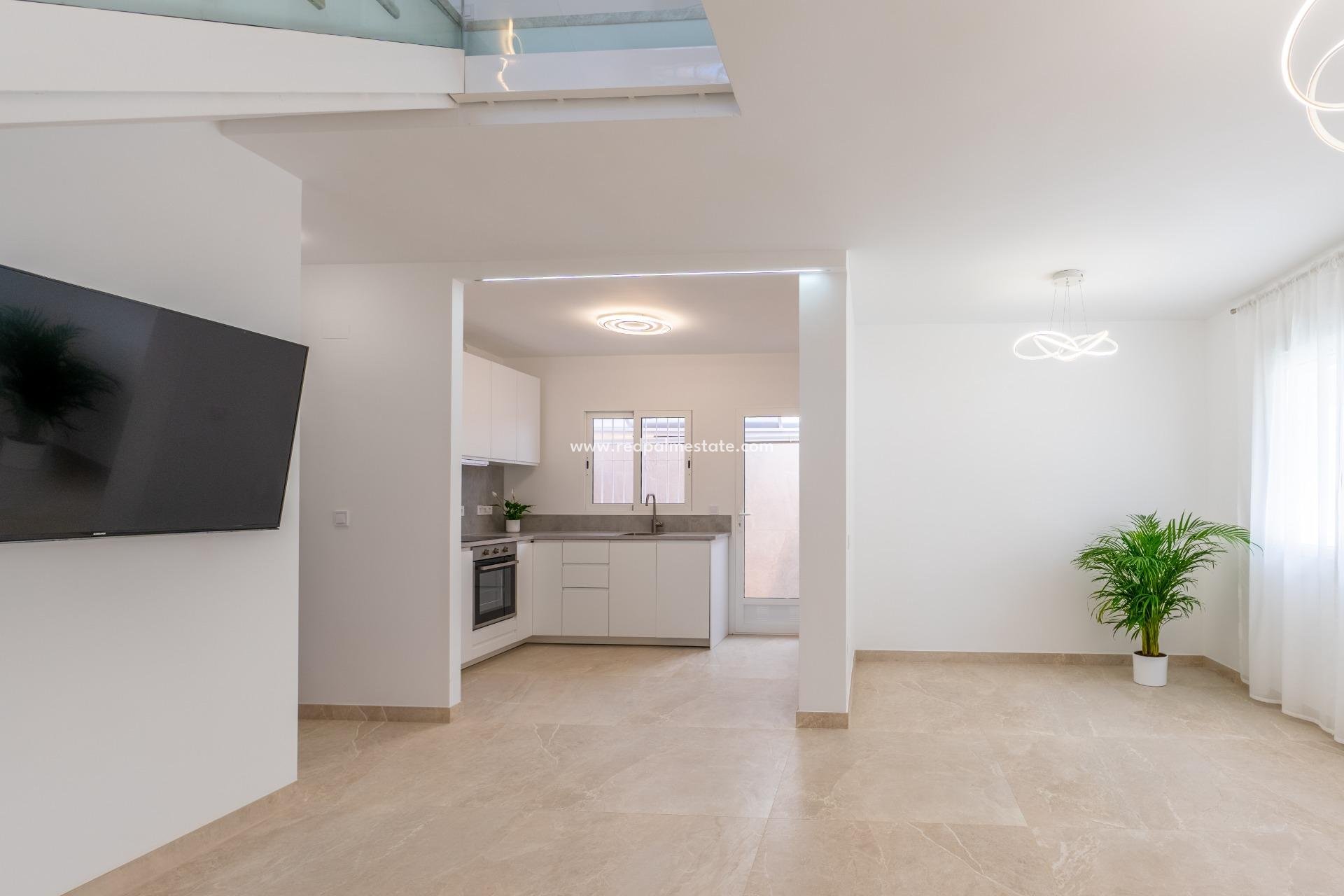 Herverkoop - Villa -
Torrevieja - Punta Prima