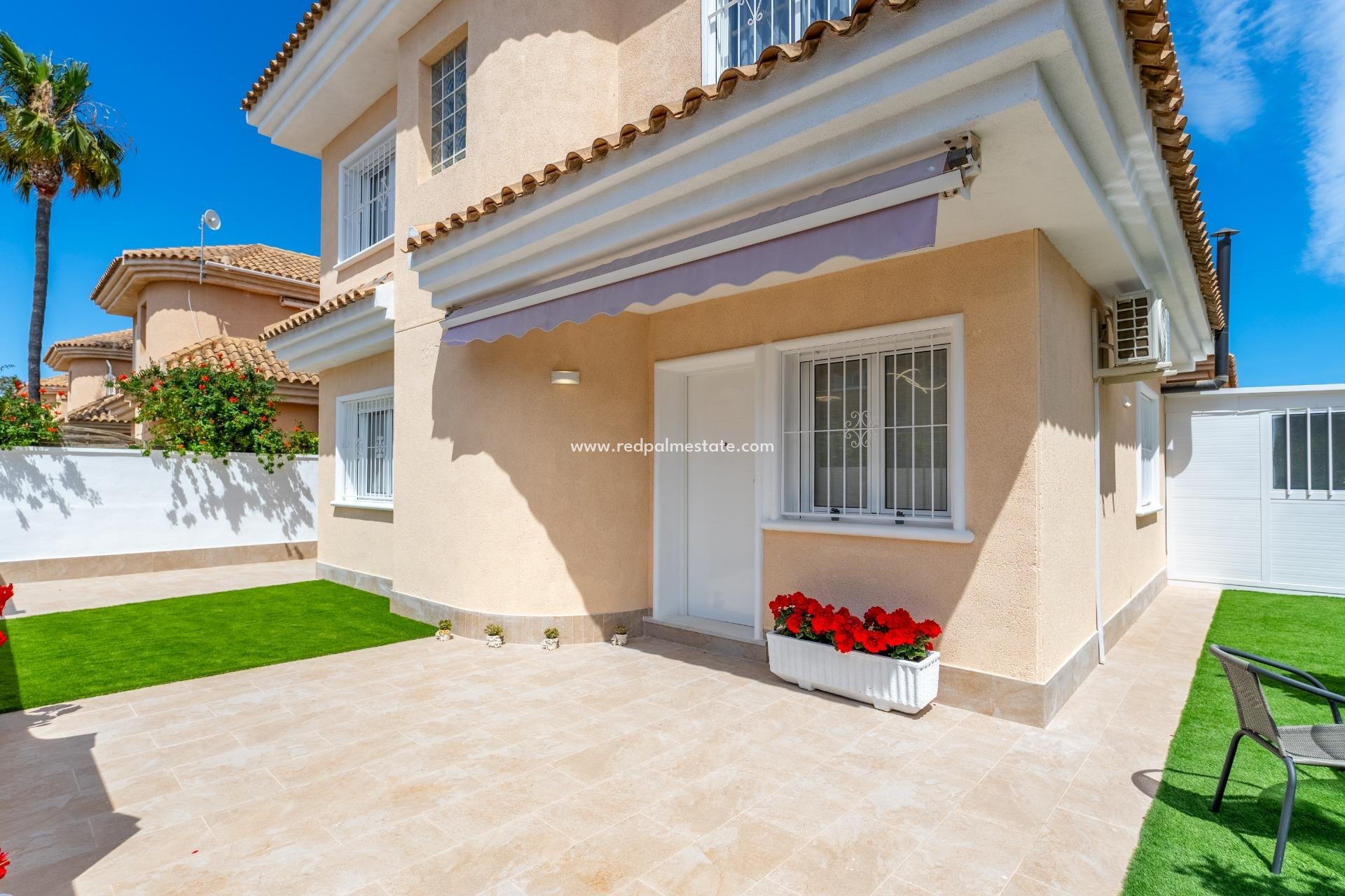 Herverkoop - Villa -
Torrevieja - Punta Prima