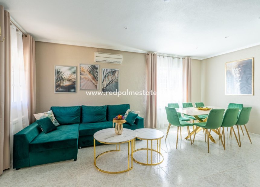 Herverkoop - Villa -
Torrevieja - Punta Prima