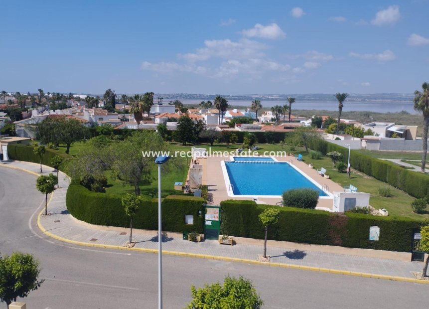 Herverkoop - Villa -
Torrevieja - Torreta florida