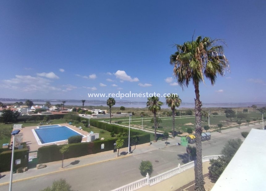 Herverkoop - Villa -
Torrevieja - Torreta florida