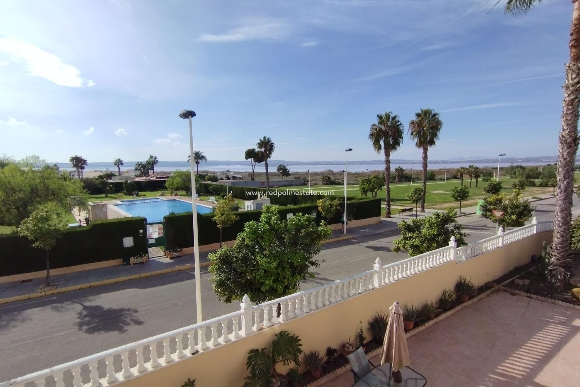 Herverkoop - Villa -
Torrevieja - Torreta florida