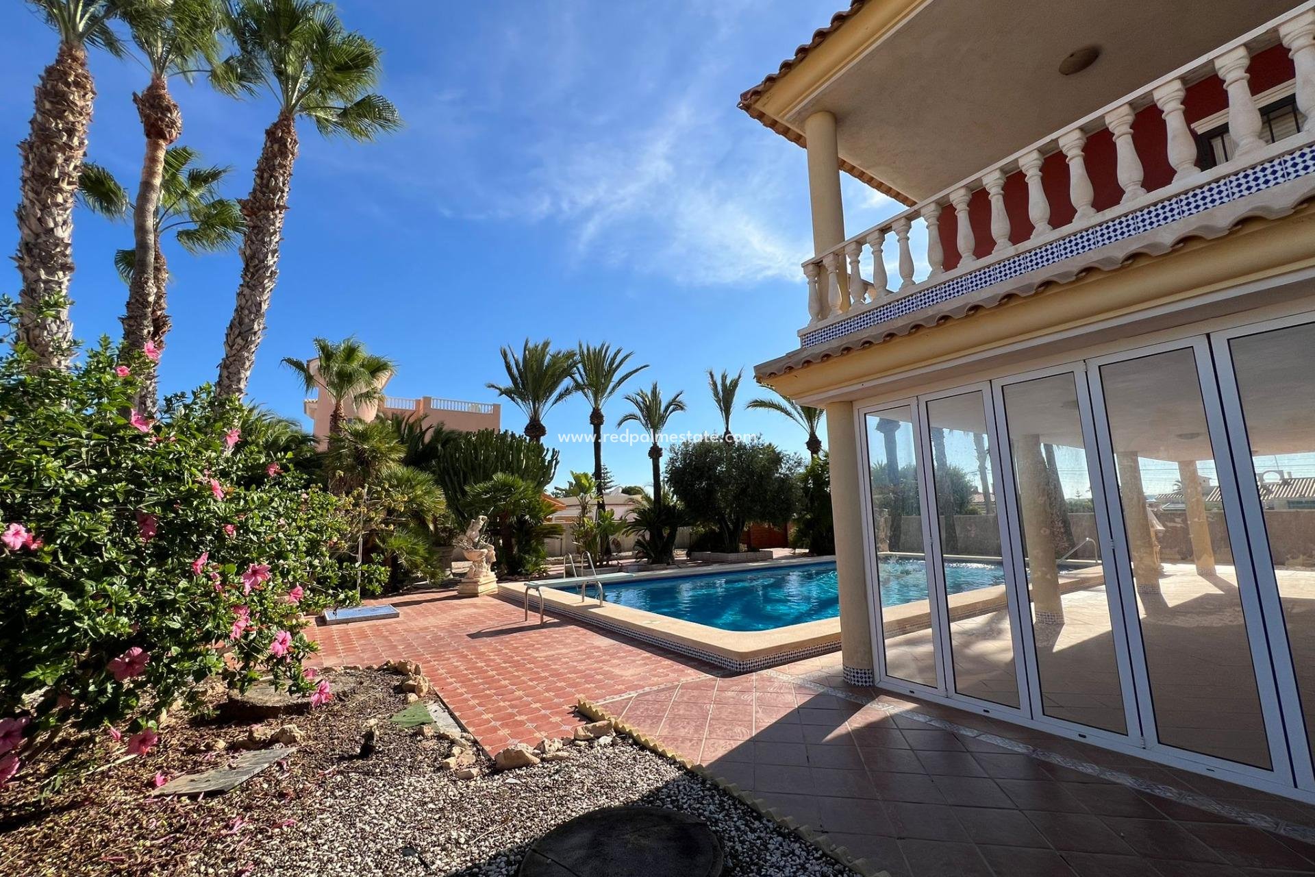 Herverkoop - Villa -
Torrevieja - Torreta