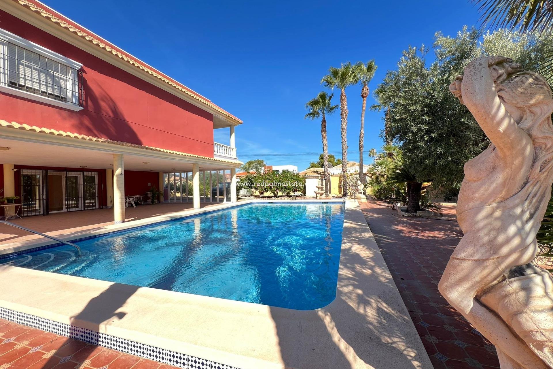 Herverkoop - Villa -
Torrevieja - Torreta