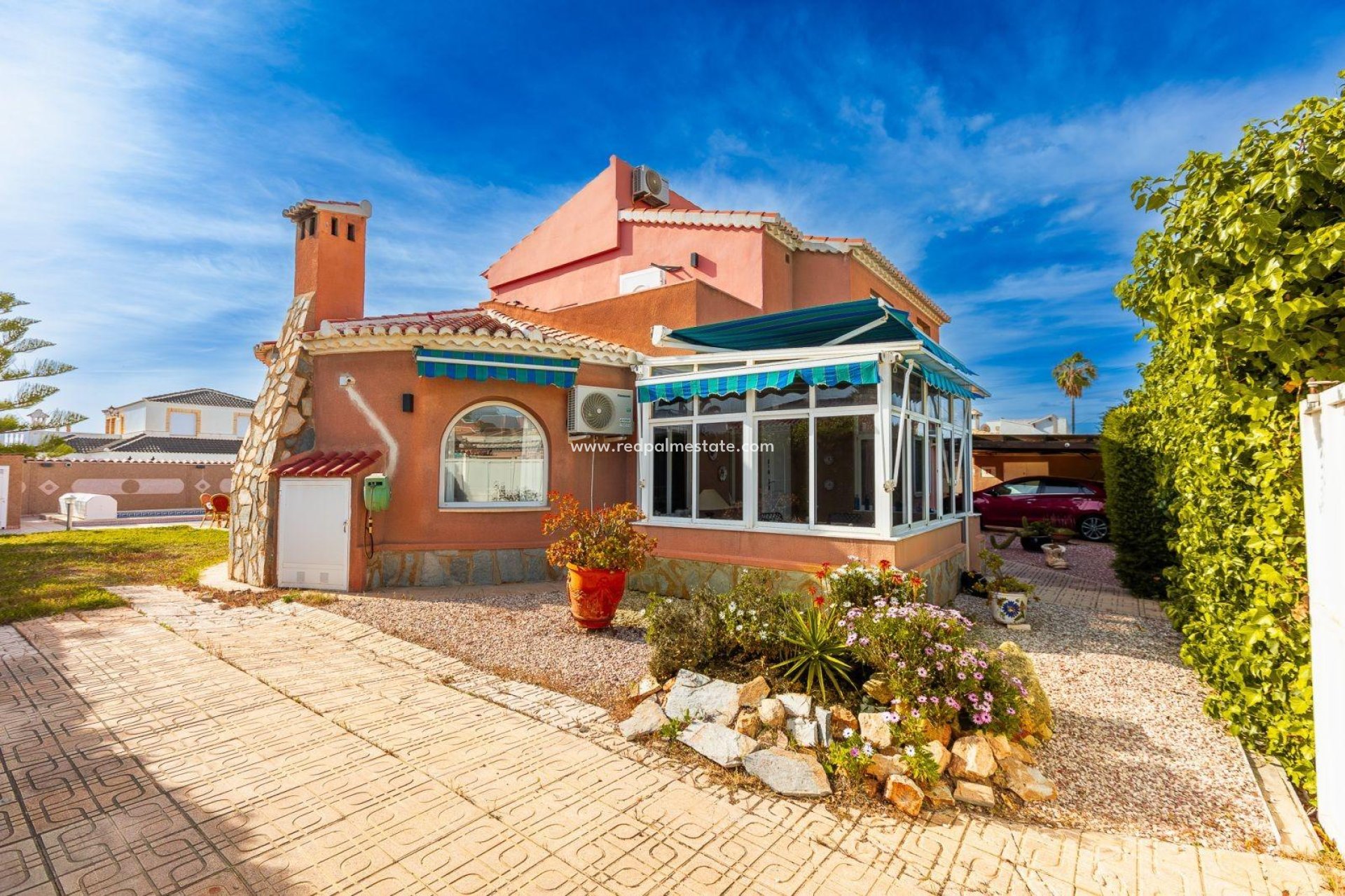 Herverkoop - Villa -
Torrevieja - Torreta