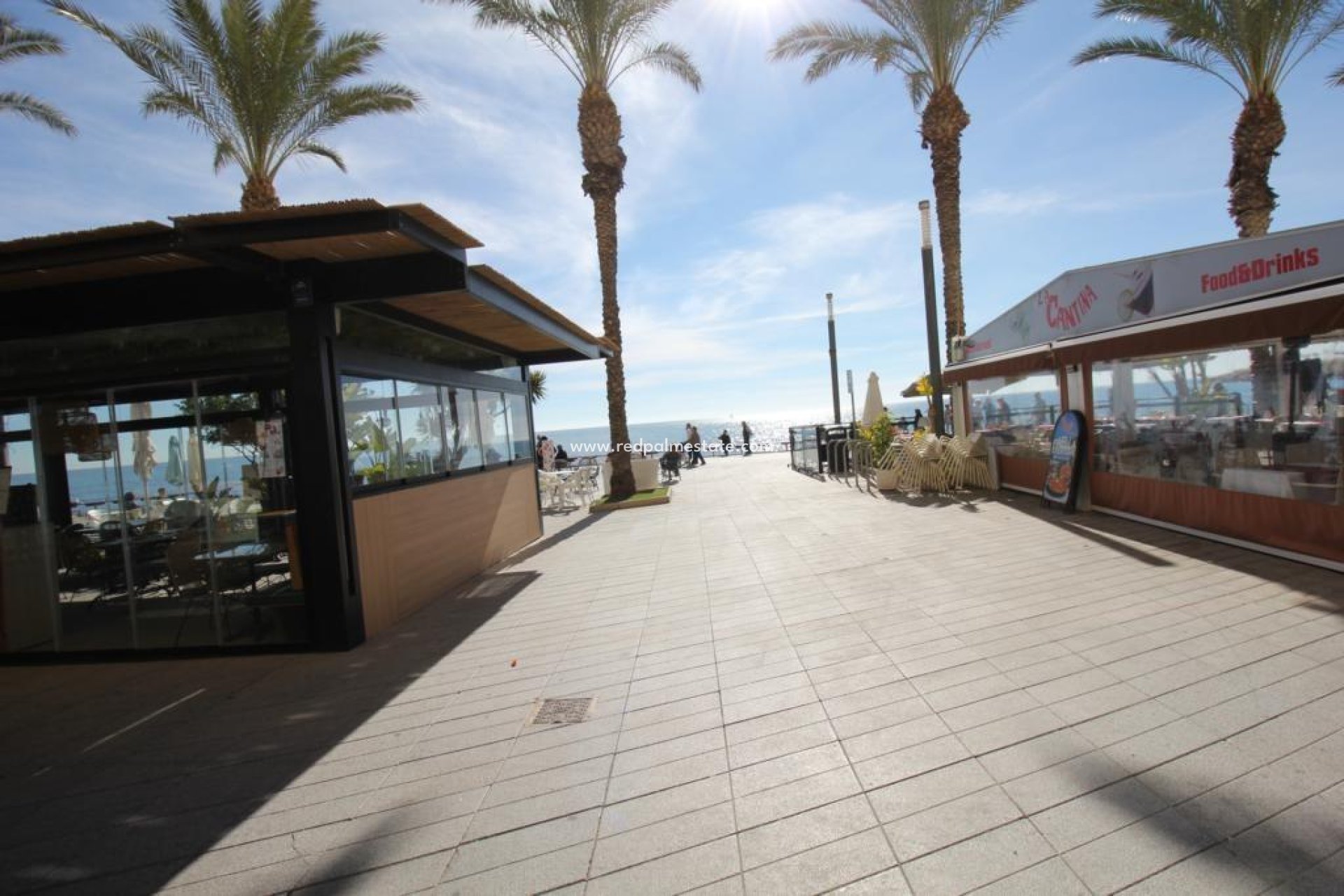 Herverkoop - Vlak -
Torrevieja - Paseo maritimo