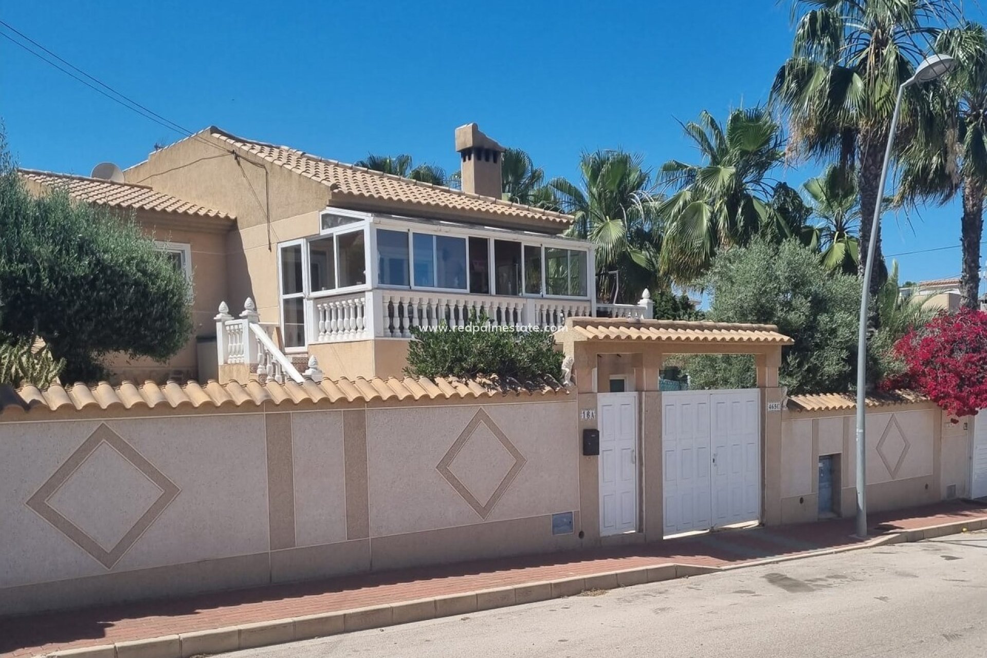 Herverkoop - Vrijstaande villa -
Torrevieja - Los Balcones