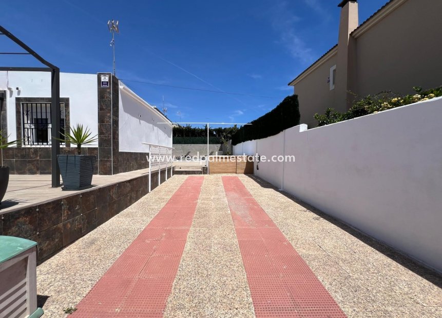 Herverkoop - Vrijstaande villa -
Torrevieja - Los Balcones