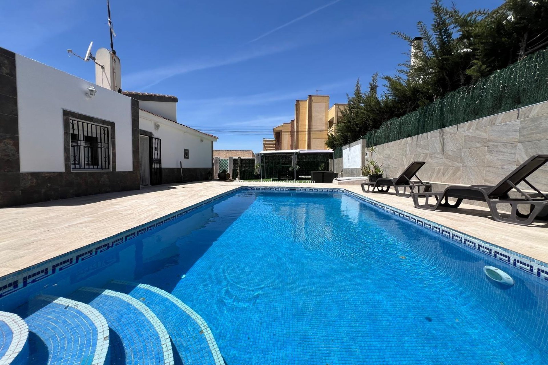 Herverkoop - Vrijstaande villa -
Torrevieja - Los Balcones