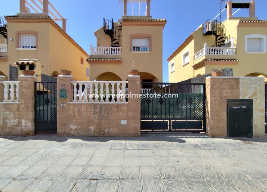 Herverkoop - Vrijstaande villa -
Torrevieja - Nueva Torrevieja - Aguas Nuevas