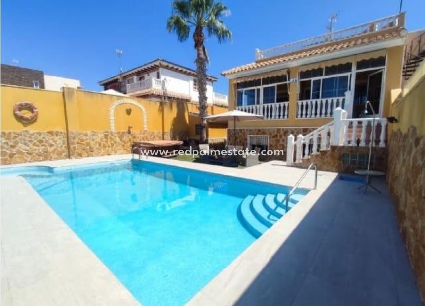 Herverkoop - Vrijstaande villa -
Torrevieja - Nueva Torrevieja - Aguas Nuevas