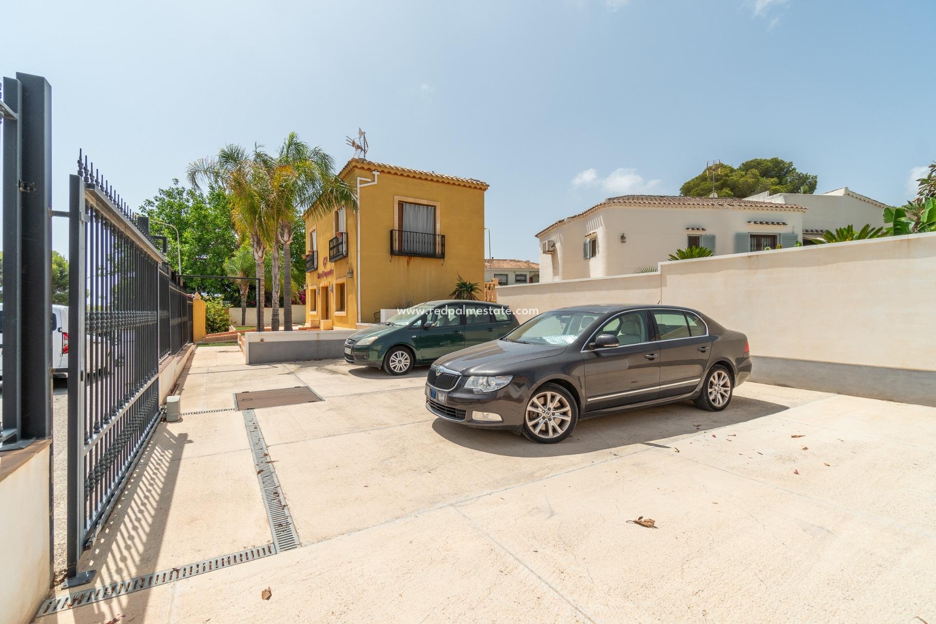 Long Term Rental - Business -
Orihuela Costa - Villamartín