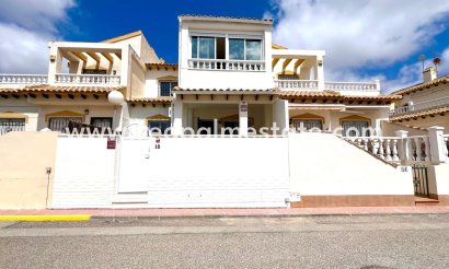 Maison de ville - Revente -
            Orihuela Costa - MR2-81107