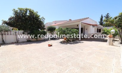 Maison mitoyenne - Revente -
            Orihuela Costa - IH-37059