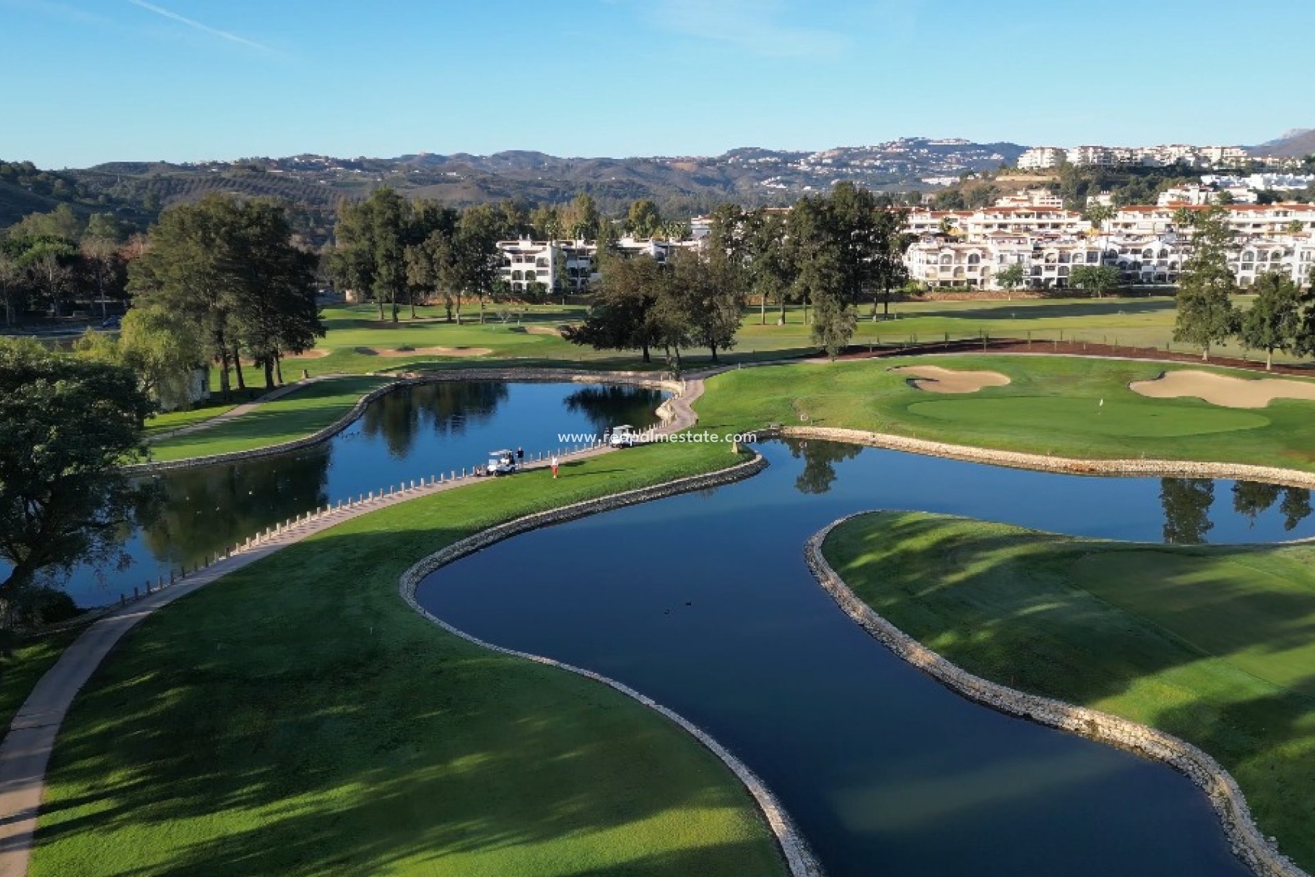 New Build - Apartment -
Las Lagunas de Mijas