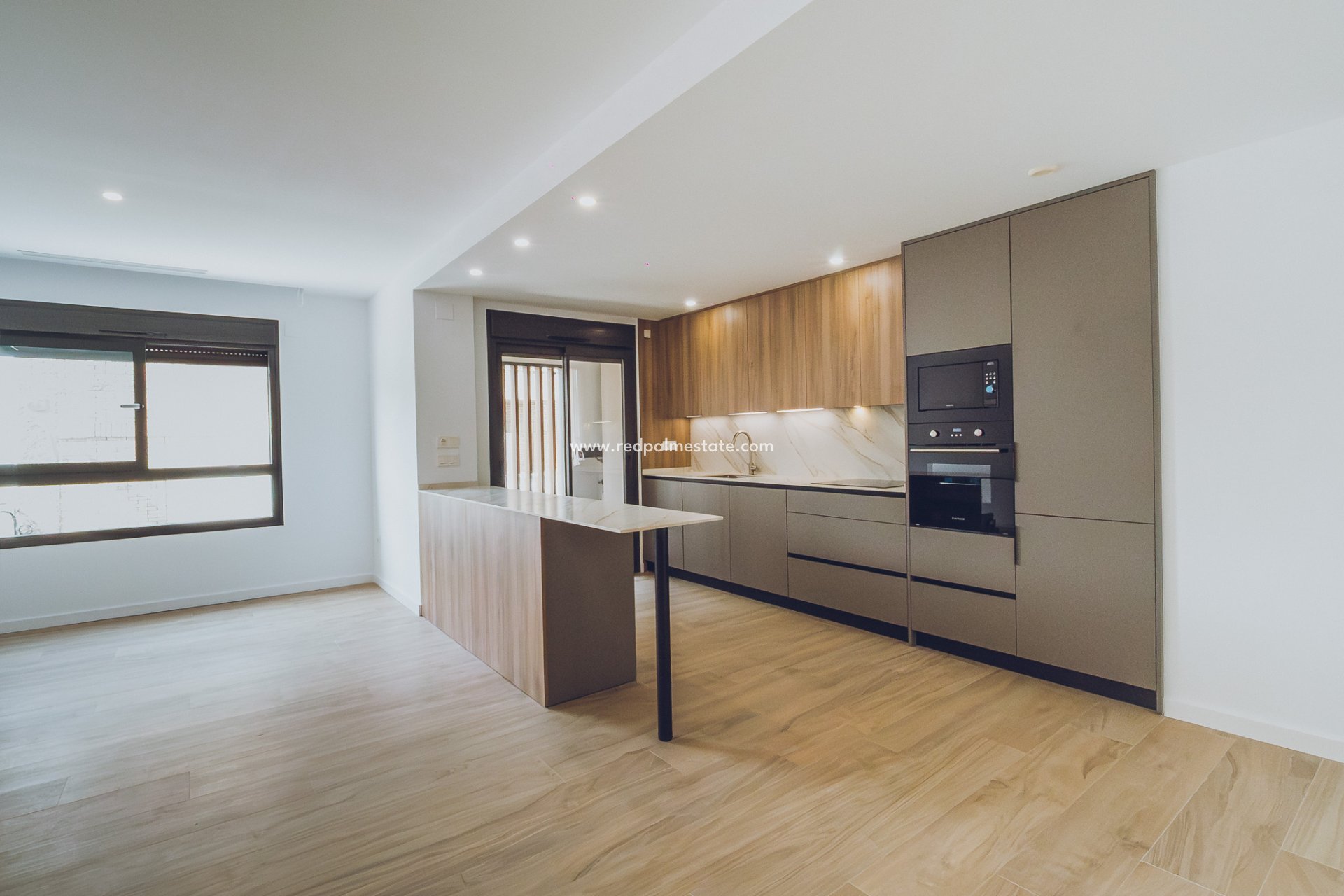 New Build - Apartments -
Redován