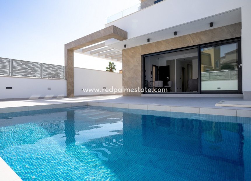 New Build - Detached Villa -
San Miguel de Salinas - El Galan