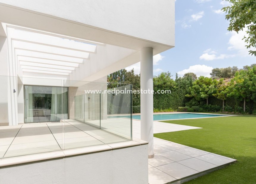 New Build - Villa -
Estepona - Paraiso Alto
