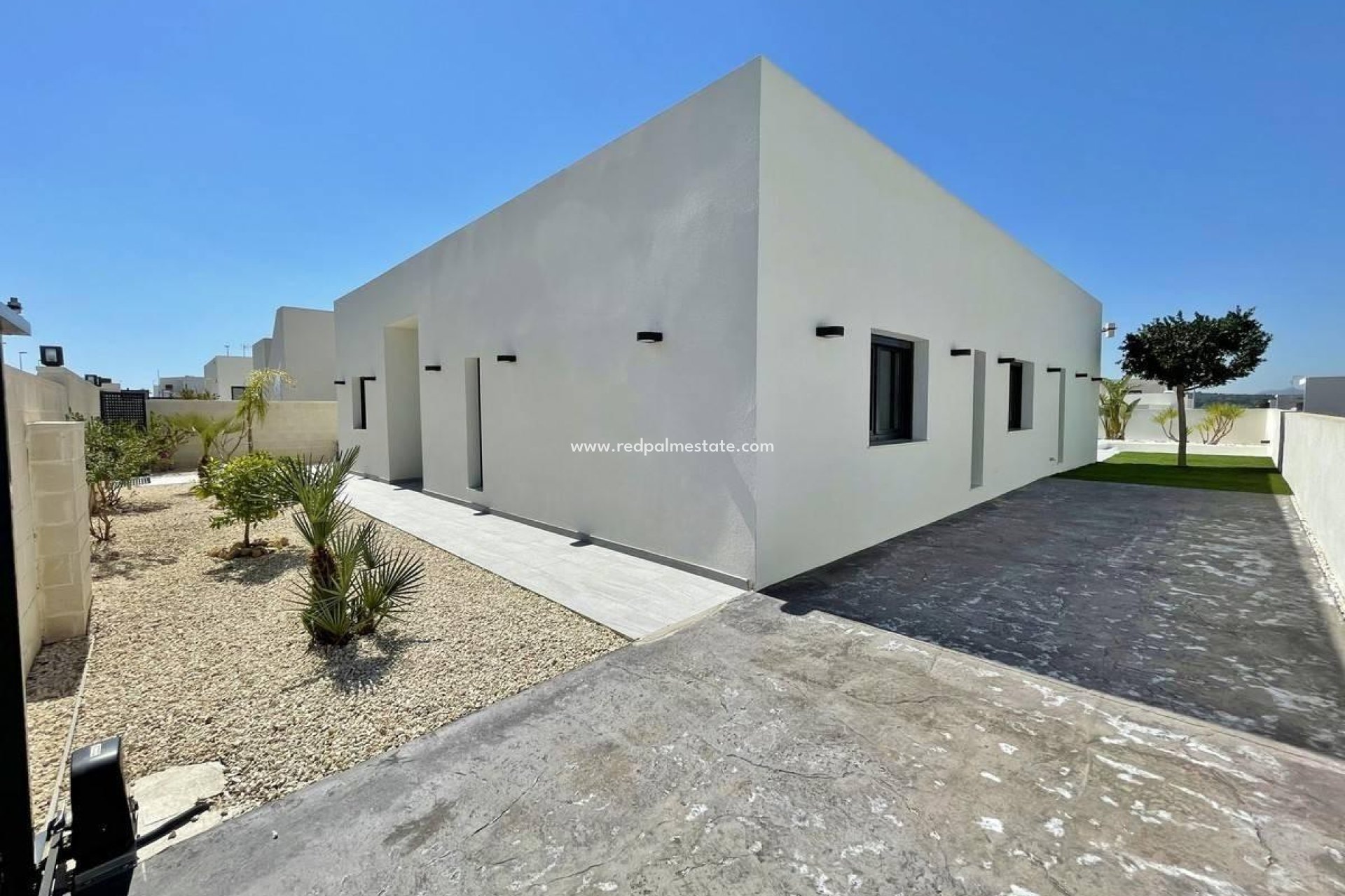 New Build - Villa -
Rafal - polideportivo