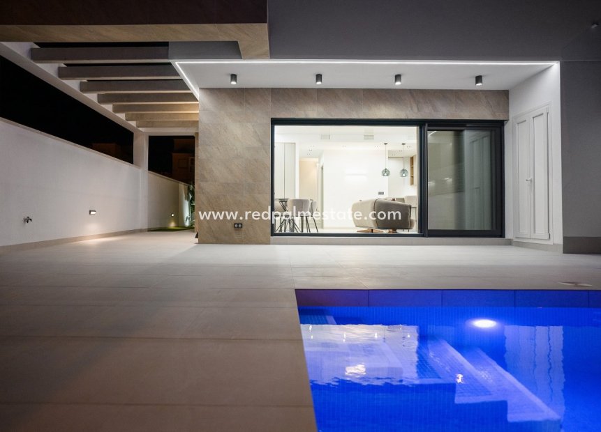 Nieuwbouw Woningen - Villa -
San Miguel de Salinas - El Galan