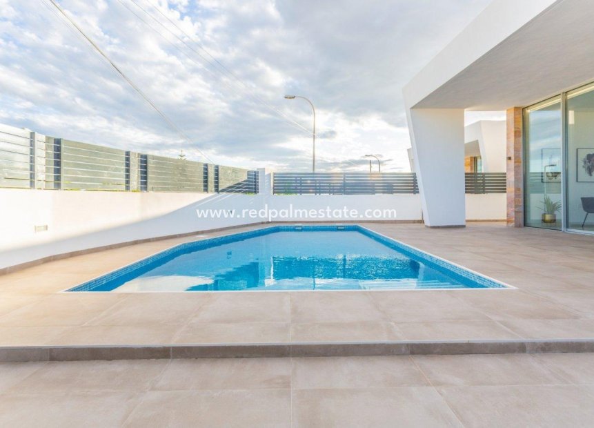 Nieuwbouw Woningen - Villa -
Torrevieja - La Siesta - El Salado -  Torreta