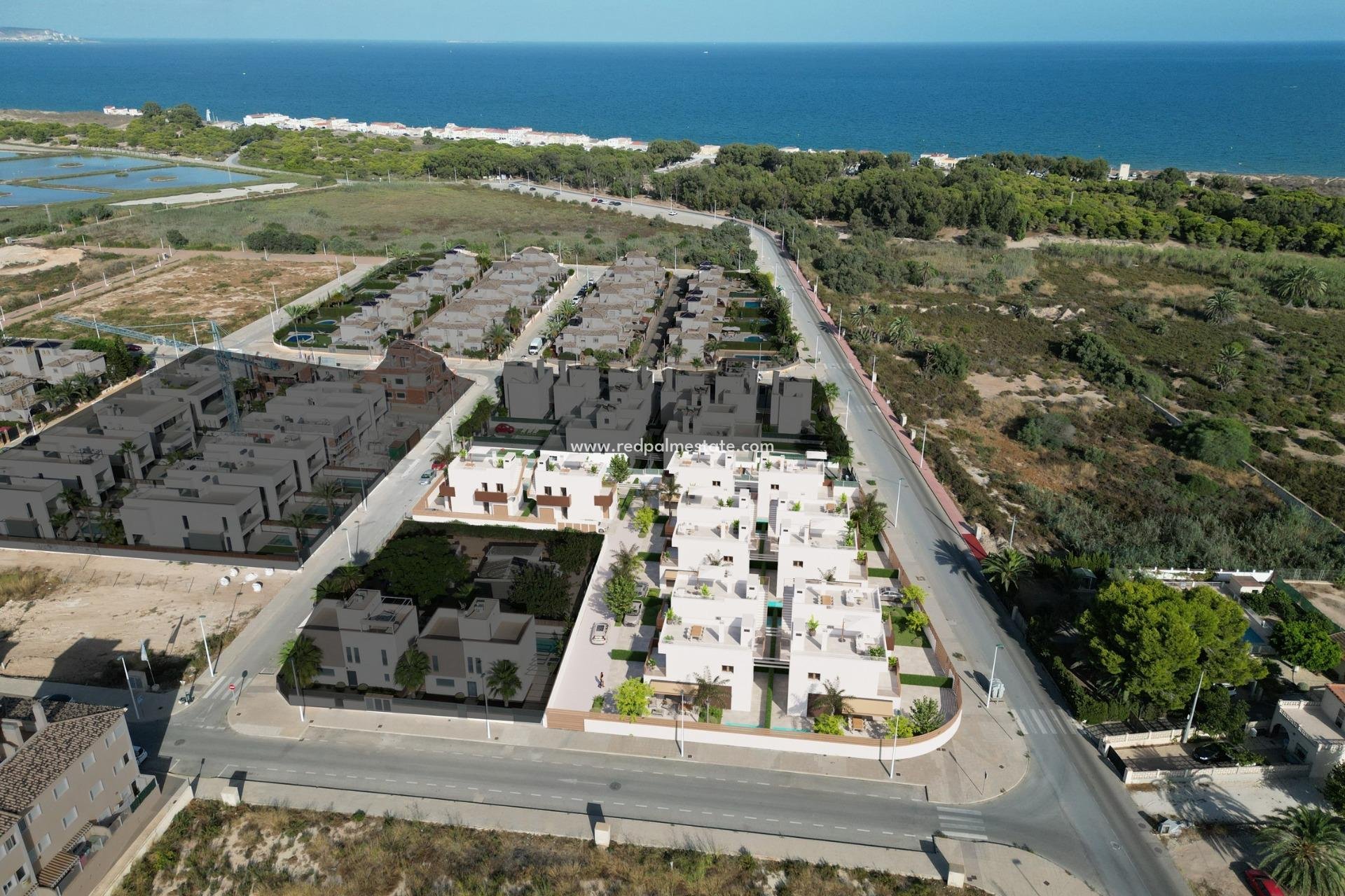 Nieuwbouw Woningen - Vrijstaande villa -
La Marina - El Pinet