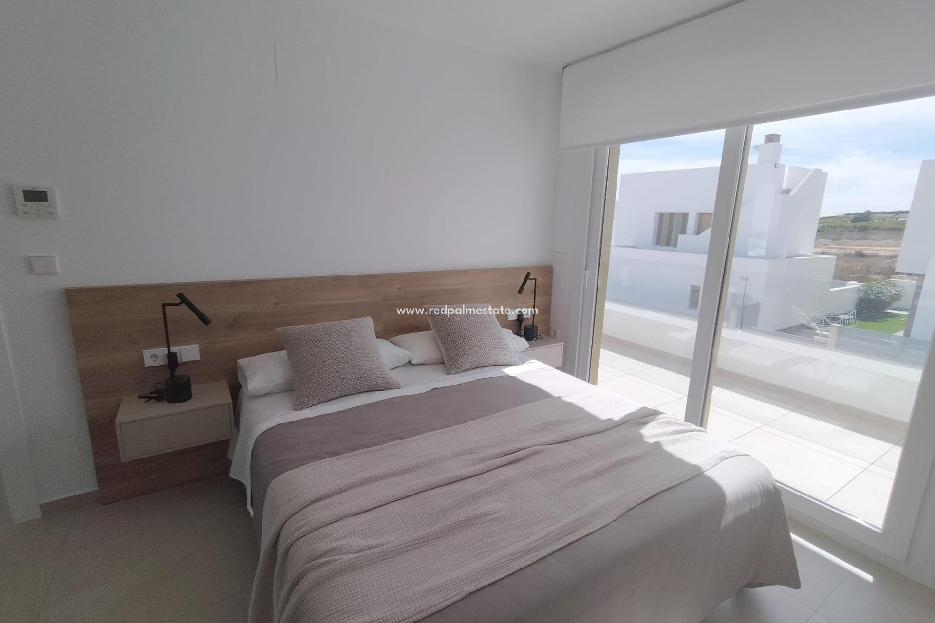 Nieuwbouw Woningen - Vrijstaande villa -
Orihuela Costa - Vistabella Golf