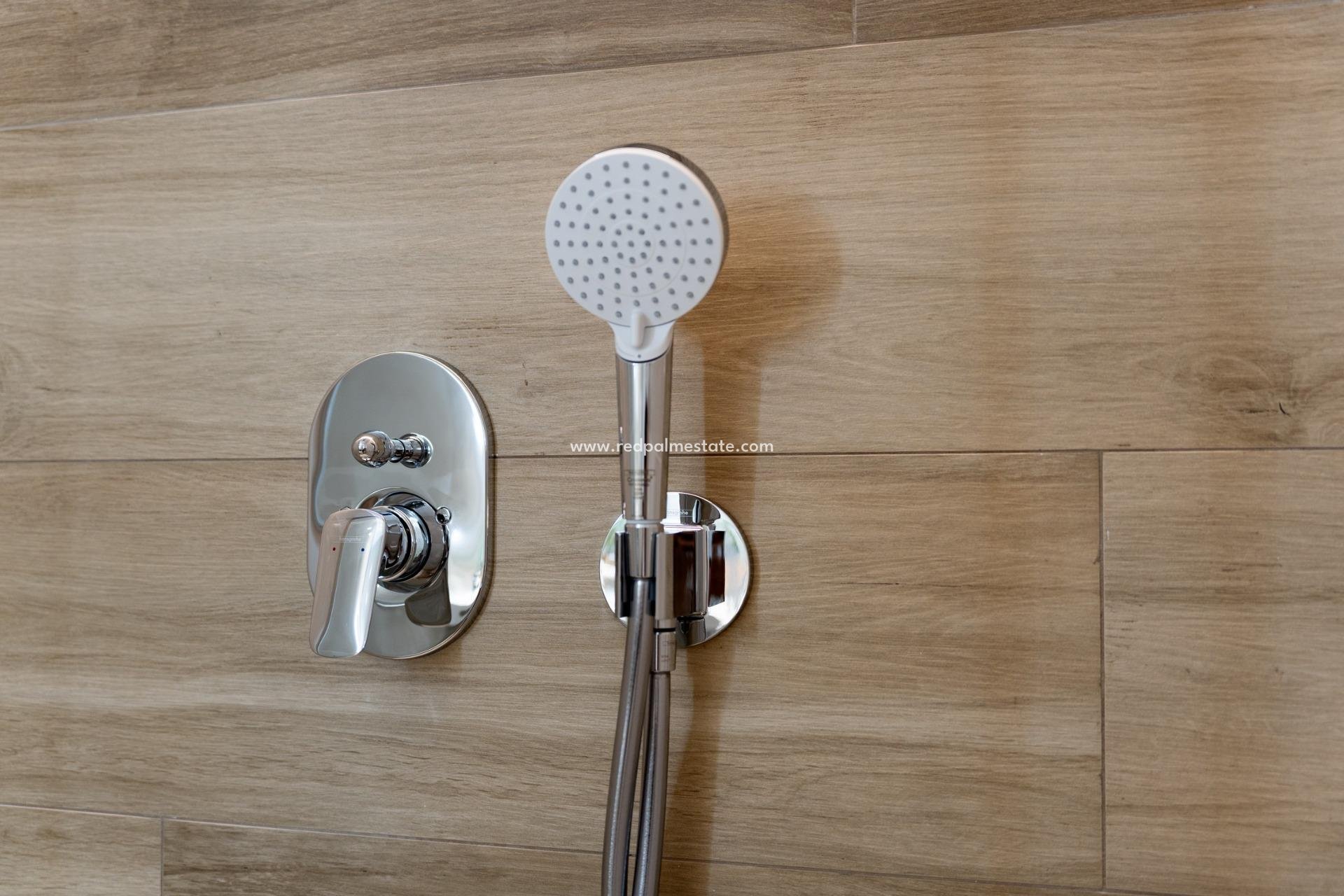 Nouvelle construction - Maison de ville -
La Marina - El Pinet