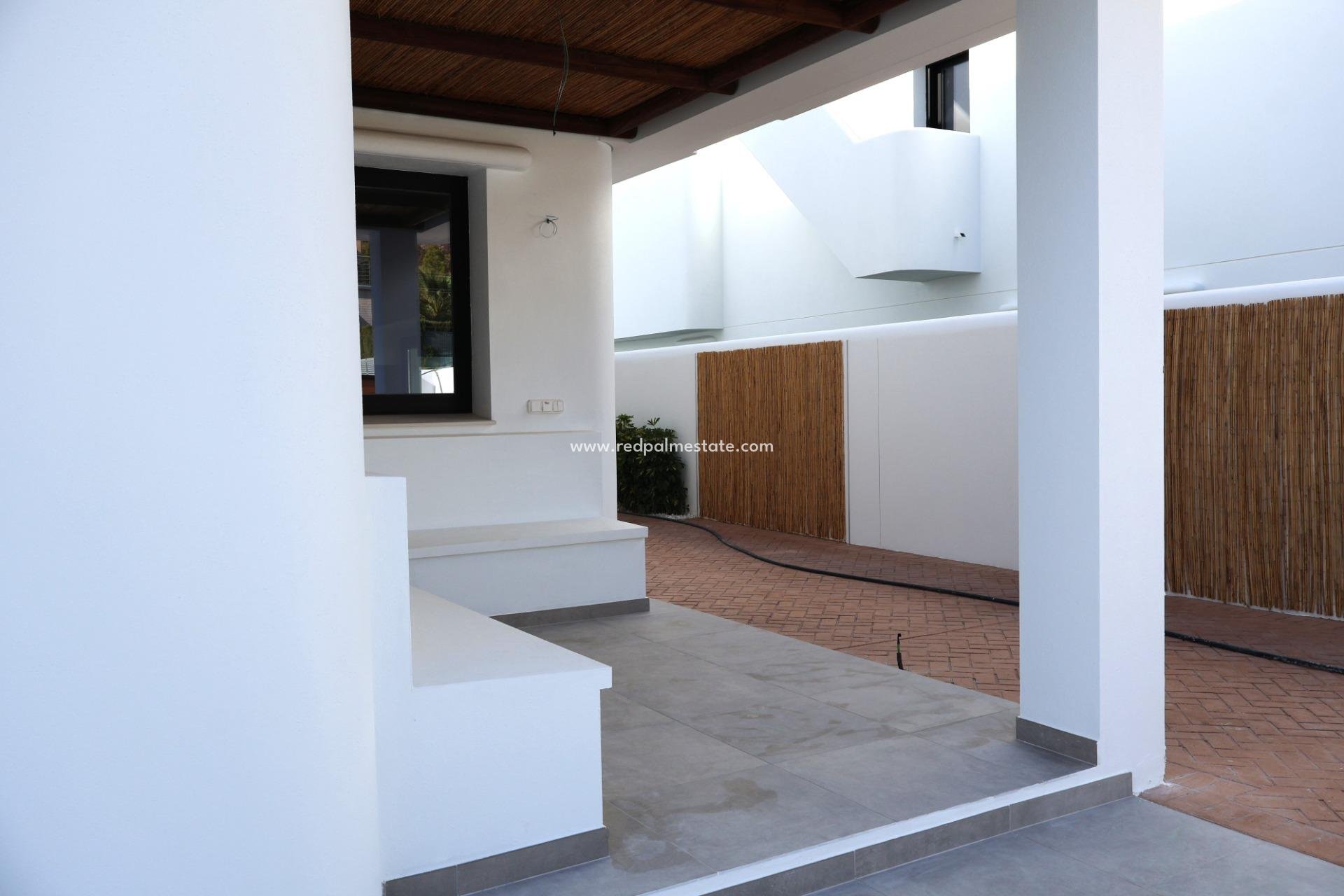 Nouvelle construction - Villa -
Alfas del Pi - El Albir